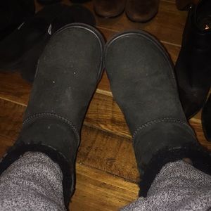 Ugg’s mini bailey bow boots